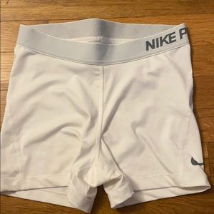 women’s nike pro shorts